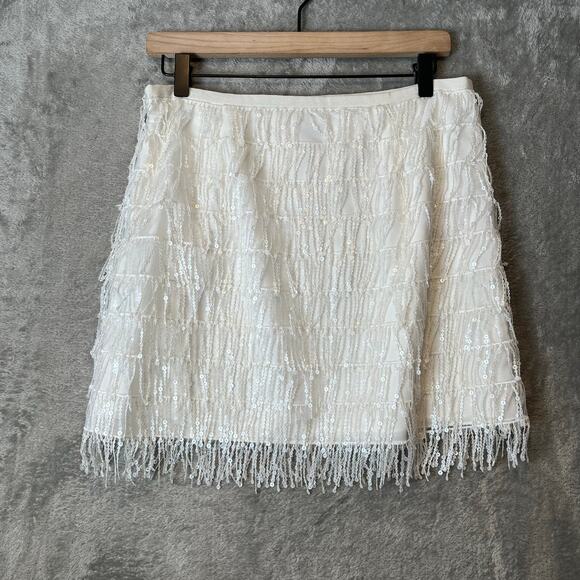 SAYLOR Pyper White Fringe Sequins Set Size Large Bridal Bachelorette New - Picture 10 of 12